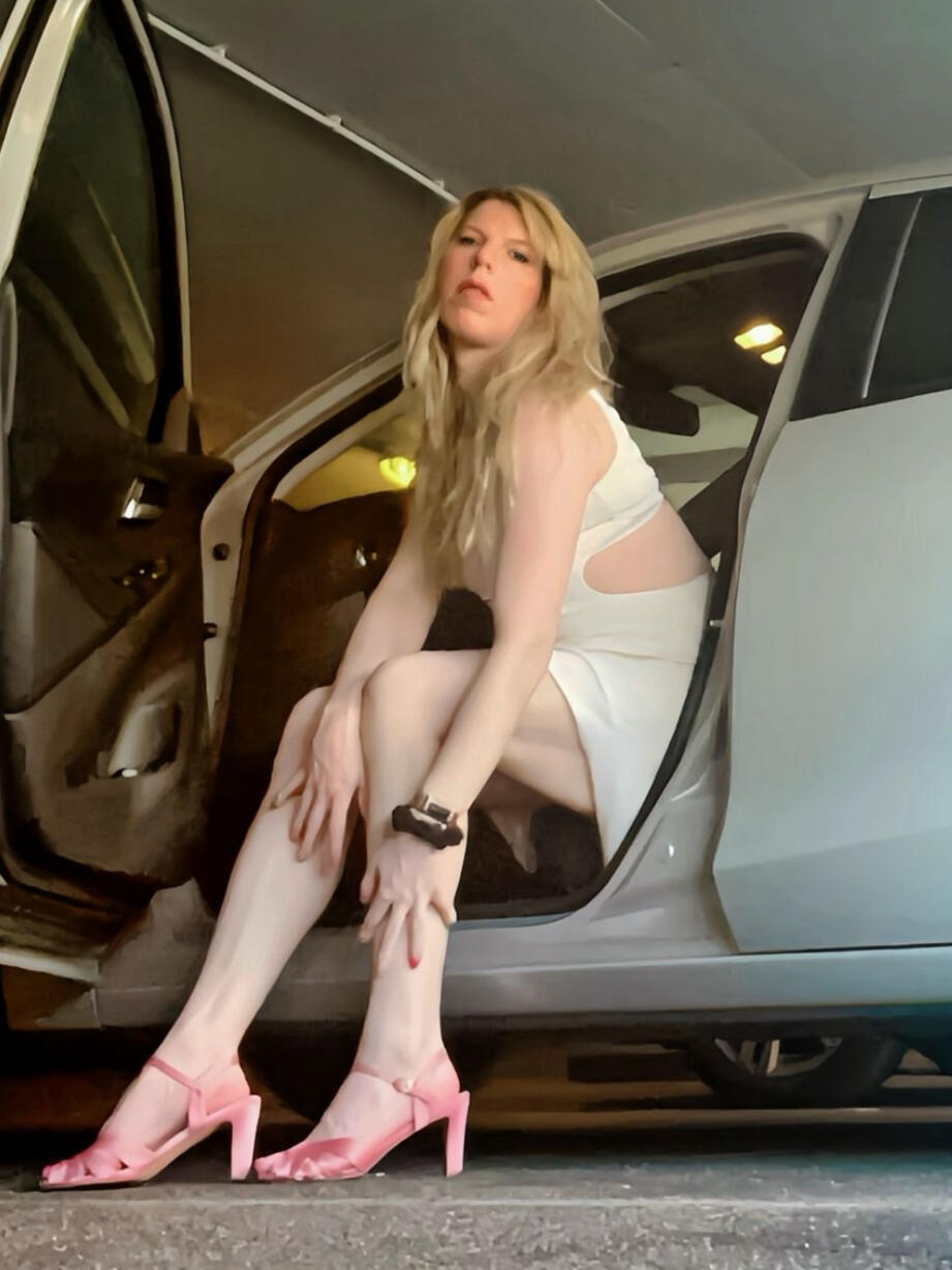 Laten we samen de wereld verkennen — ik sta altijd open voor reizen en avontuur.